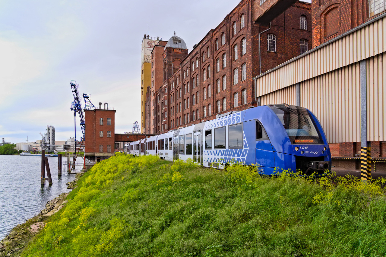 Sonderzug der Eisenbahnfreunde Mannheim auf einer Ausflugsfahrt
